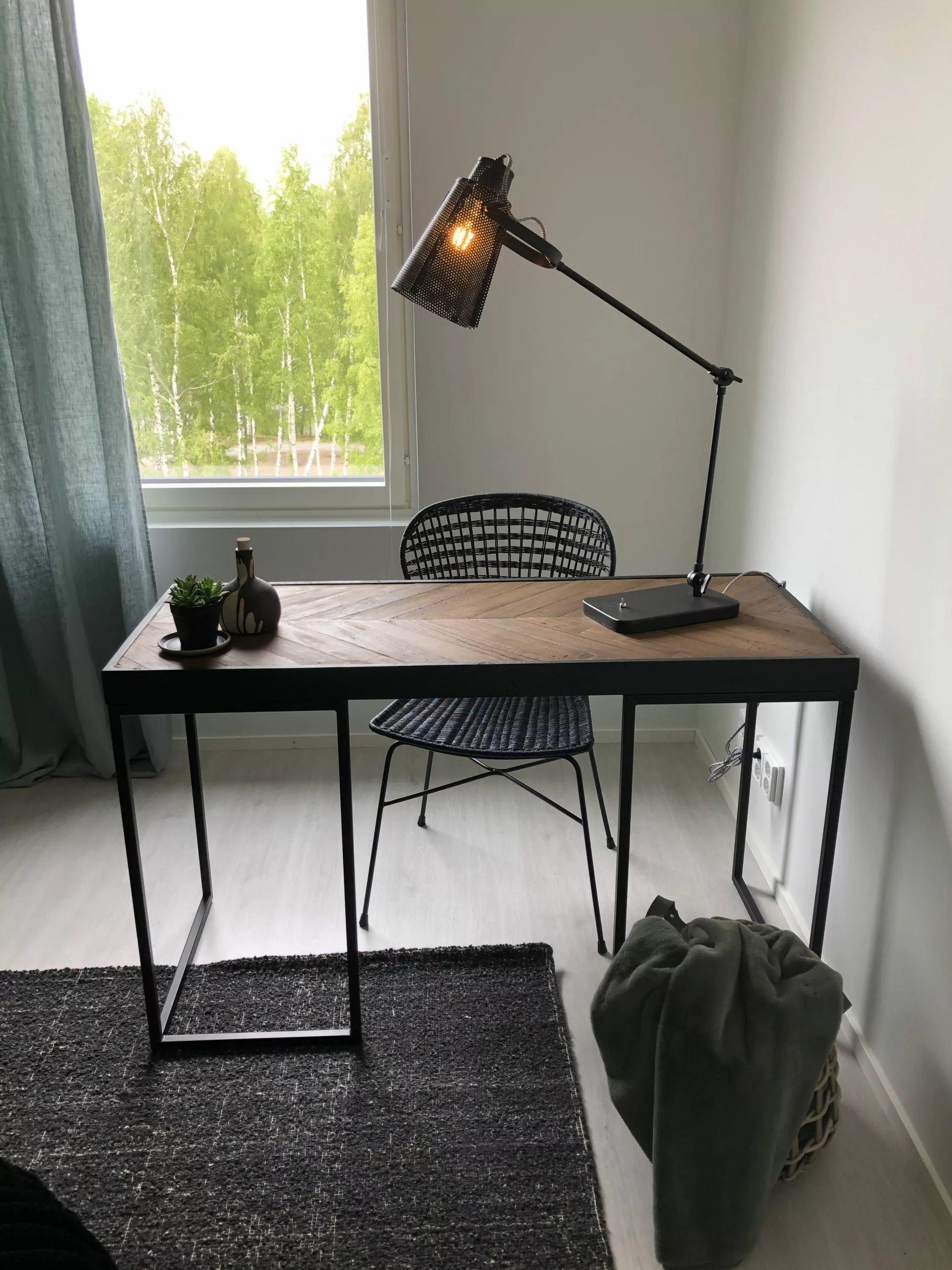 CRISS CROSS Tiikkipuinen Työpöytä 2 CRISS CROSS Tiikkipuinen Työpöytä - Image 2