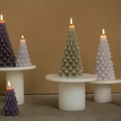 RUSTIK LYS Kuusikynttilä Metsänvihreä -Keittiö myymälä 9AMT6552 scaled e1603907214410 1 3