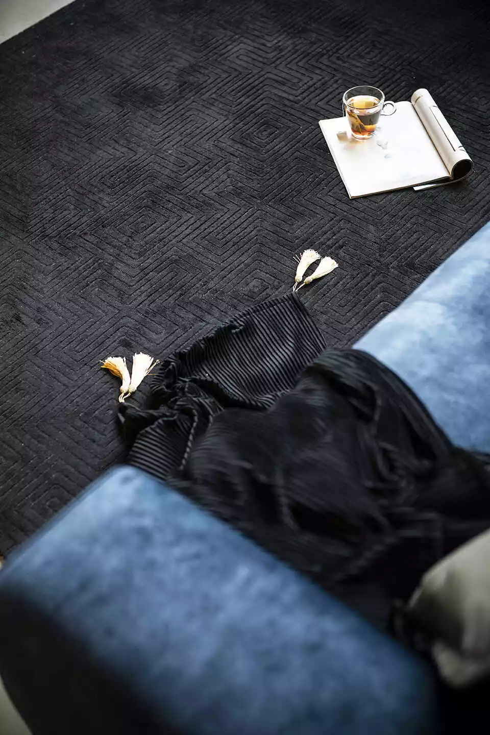 BY-BOO Royalty Musta Samettitorkkupeitto 6 BY-BOO Royalty Musta Samettitorkkupeitto - Image 6