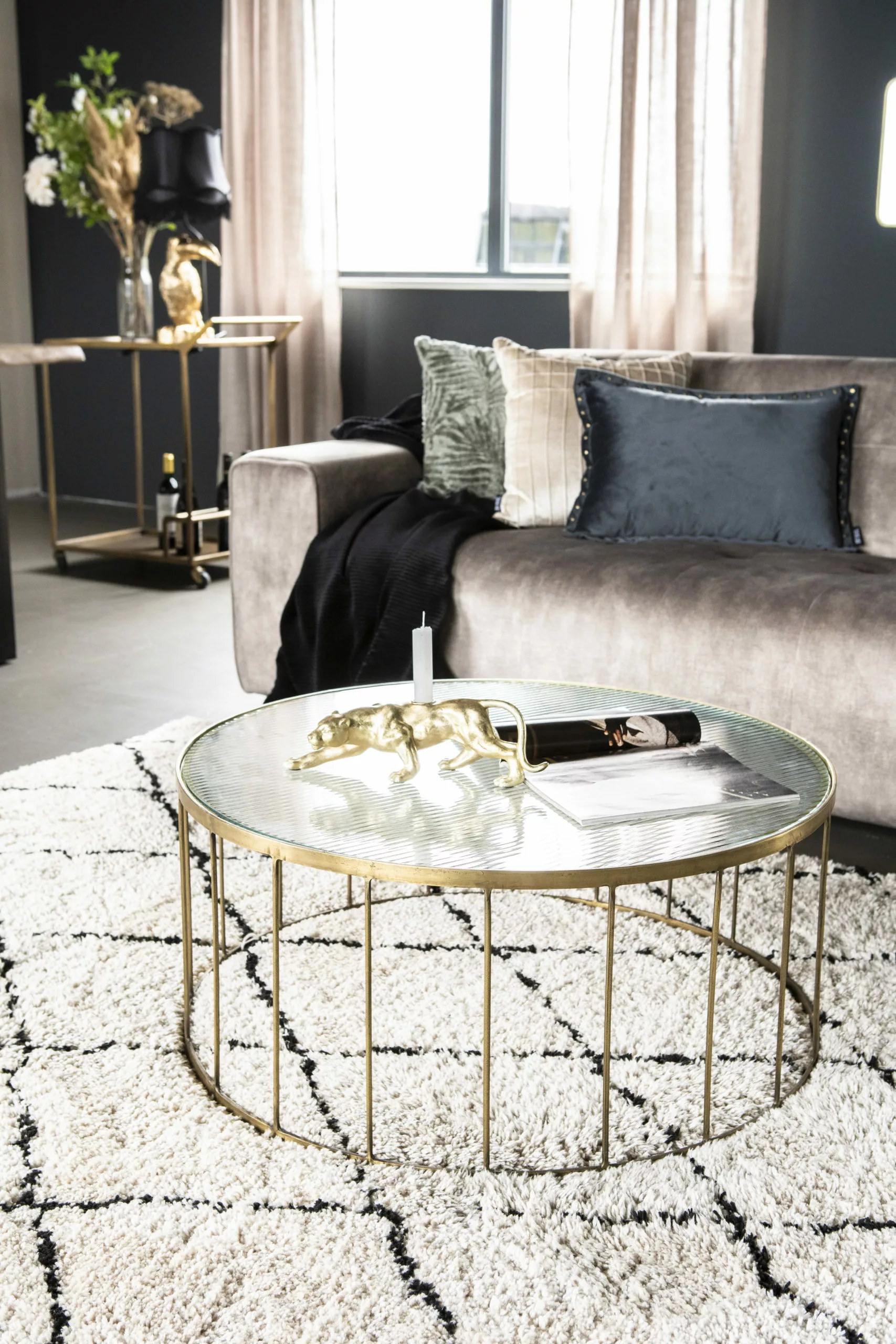 BY-BOO Minx Sininen Samettityyny 40×60 2 BY-BOO Minx Sininen Samettityyny 40×60 - Image 2