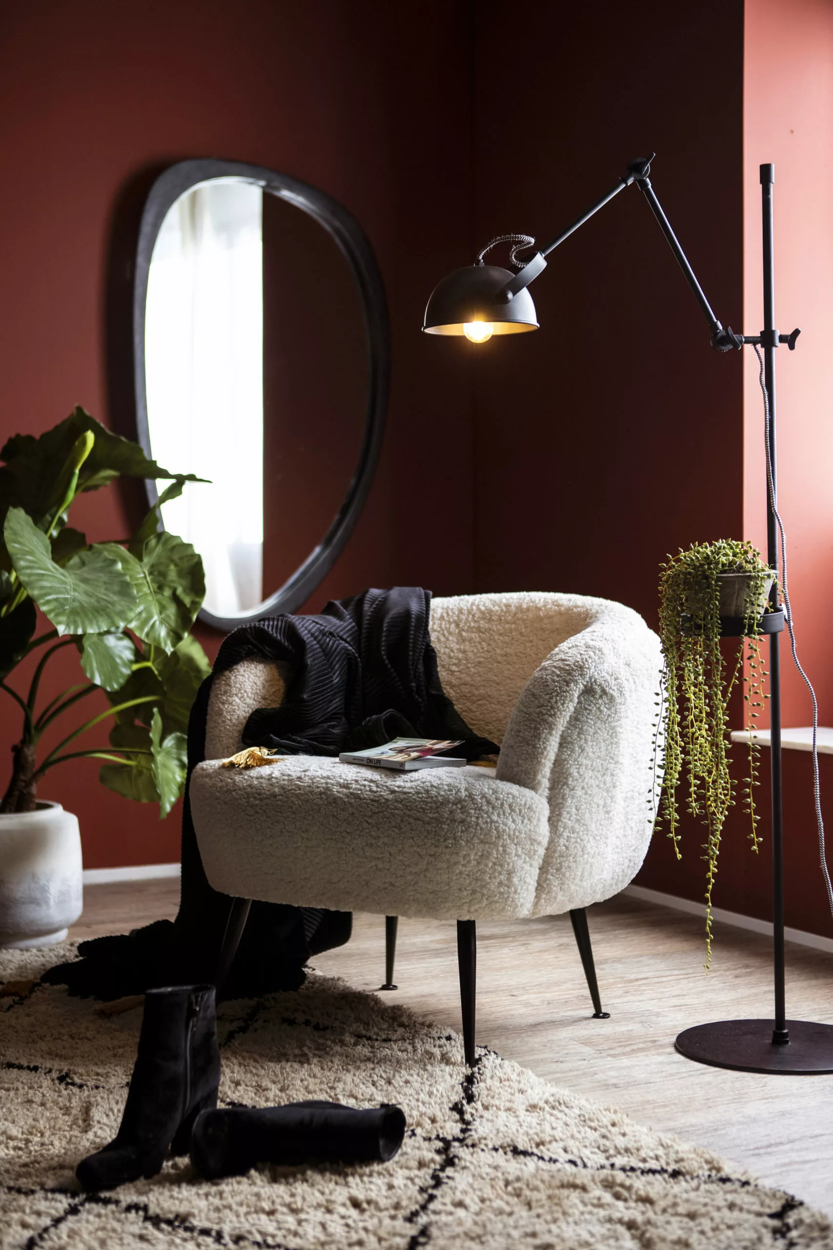 BY-BOO Royalty Musta Samettitorkkupeitto 4 BY-BOO Royalty Musta Samettitorkkupeitto - Image 4