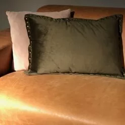 BY-BOO Minx Vihreä Samettityyny 40×60 -Keittiö myymälä IMG 6160 rotated 2