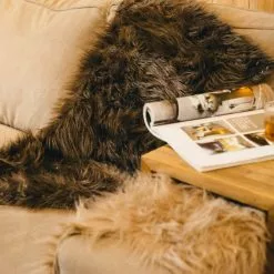 Natural Collections Ruskea Keinotalja, Lammas 7 Natural Collections Ruskea Keinotalja, Lammas -Keittiö myymälä MASTERPHOTO kunst vacht advert DSC00603 e1541435010403 1