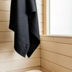 Sauna Bench & Seat Towel 150×60 Black -Keittiö myymälä Nordic Moments Sauna Bench Seat Cover Black Luin Living 5 e1606379481450 1