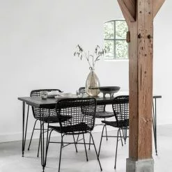 MUST LIVING Bahamas Punostuoli Musta 11 MUST LIVING Bahamas Punostuoli Musta -Keittiö myymälä Snugg Must Living dining table inside out plus chair bahamas musta 1