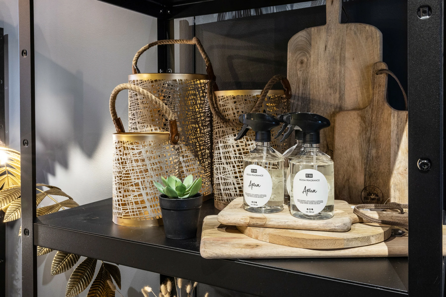 Kultaiset Lyhdyt Nyörikoristeella 2 Kultaiset Lyhdyt Nyörikoristeella - Image 2