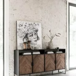 MUST LIVING Diabolo Kynttilänjalka, Small 7 MUST LIVING Diabolo Kynttilänjalka, Small -Keittiö myymälä cc 206413 dresser no2 plus ml 904002 wall art balinese girl kadek sfeer e1620730387199 1 1