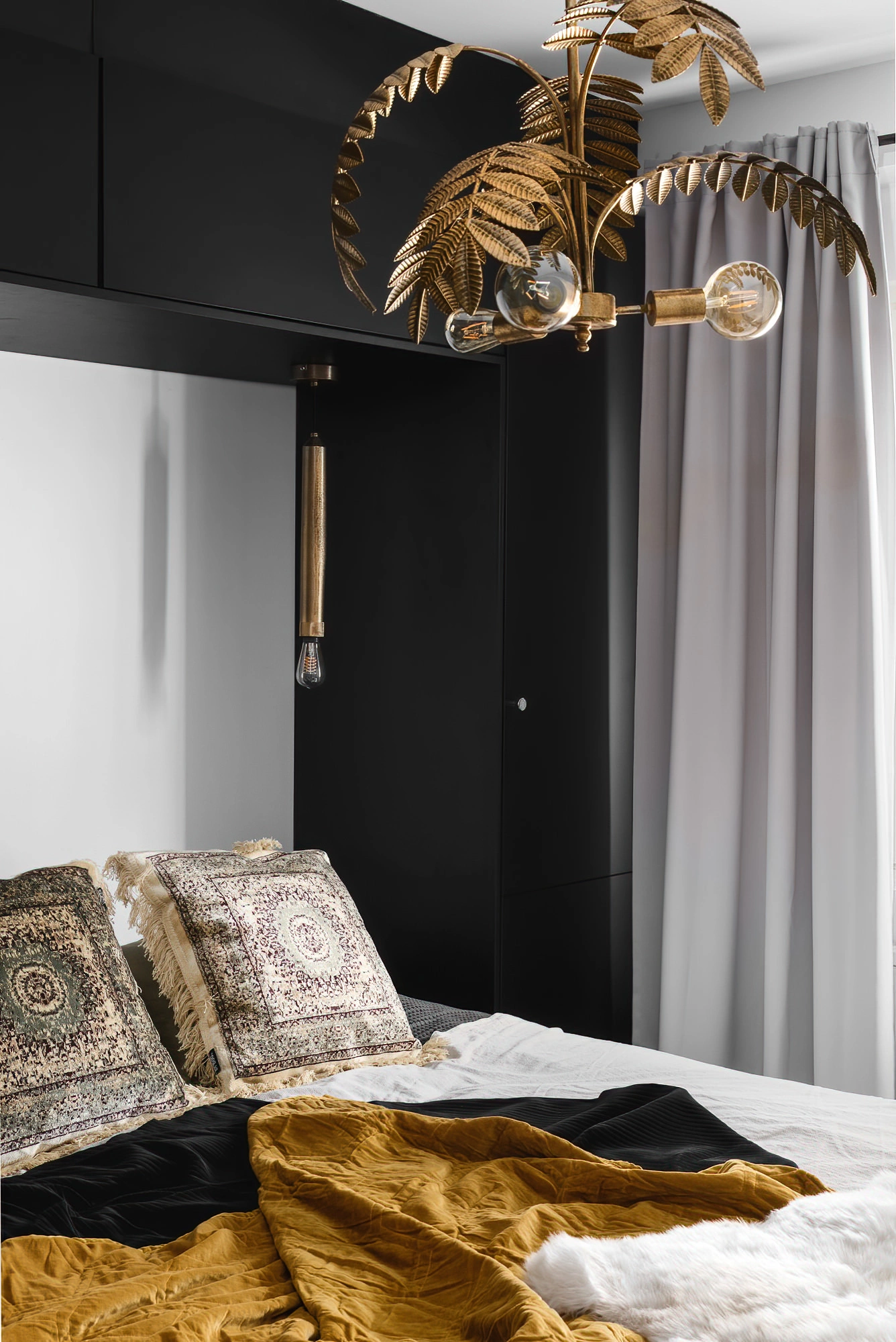 Unbeleafable Kuparinvärinen Kattovalaisin 3 Unbeleafable Kuparinvärinen Kattovalaisin - Image 3